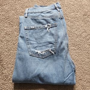 American Eagle Distressed High Waisted Baggy Jeans